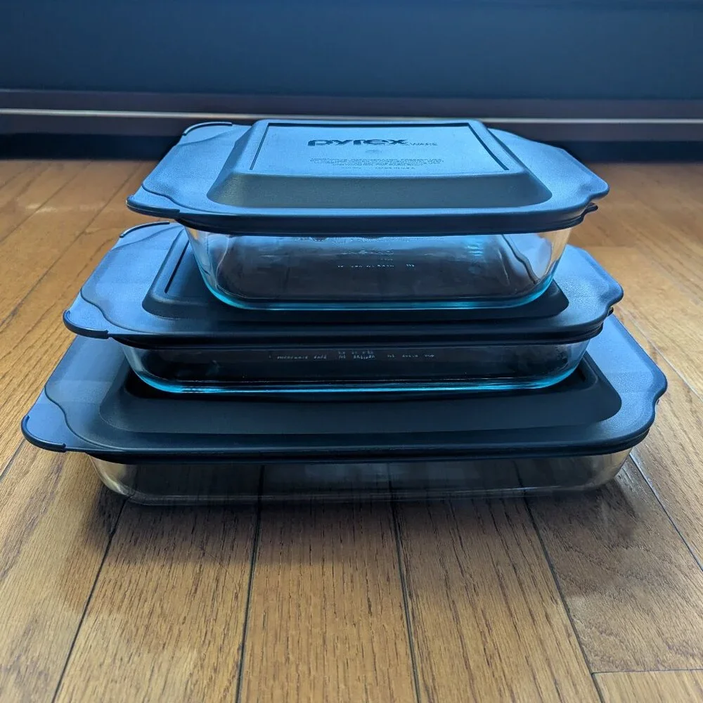 Pyrex *** middle